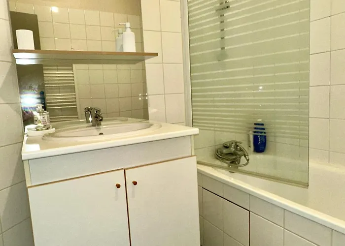 Calme Proche De La Gare *